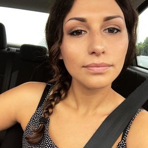 Meet your Posher, Ivette